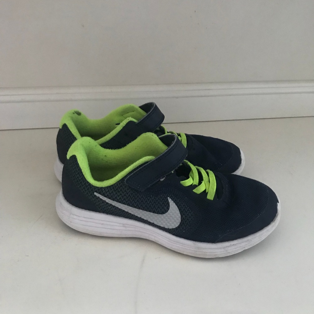 Nike boys sneakers size 1
